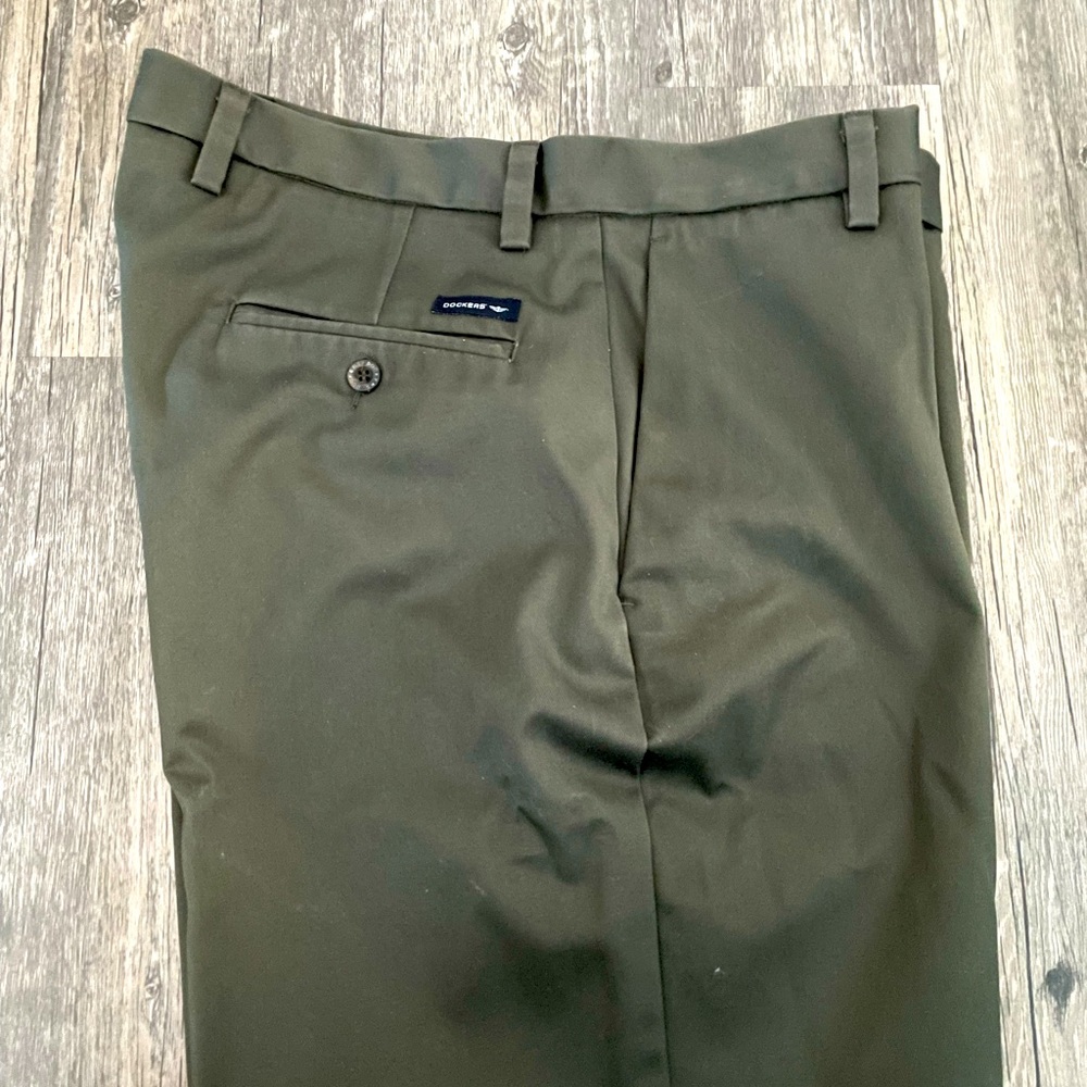 Dockers Green Creased Pants for Men, 36x30